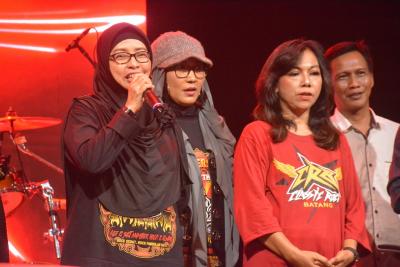 Pj Bupati Batang Minta, Lirik Musik Rock Warnai Dengan Positif