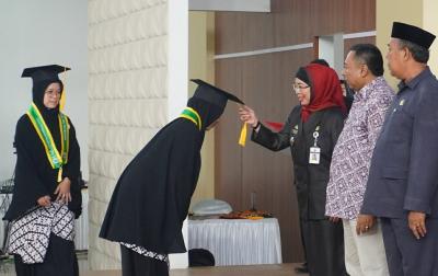 RESMIKAN 53 GURU PENGGERAK BATANG