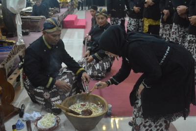 penjamasan-tombak-abirawa