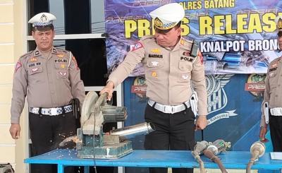 MUSNAHKAN RATUSAN KNALPOT BISING