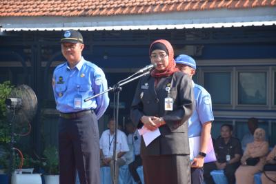 LAYANI AIR BERSIH UNTUK MASYARAKAT