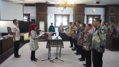 Pj Bupati Batang Lantik 6 Jabatan Pimpinan Tinggi Pratama