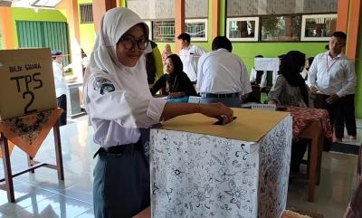 berlatih-demokrasi-pelajar-pilih-ketua-osis-ala-pemilu