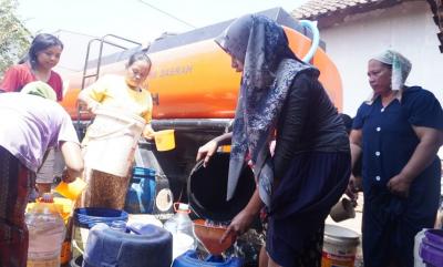 PENGIRIMAN AIR BERSIH di DESA PRETEK