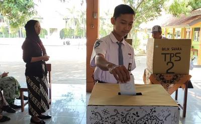 pelajar-pilih-ketua-osis-ala-pemilu