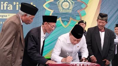 Pembangunan Gedung Dakwah Rifaiyah Tersendat, Zulhas Gelontorkan Rp250 Juta