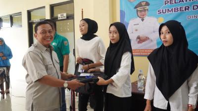 Disnaker Batang Buka Pelatihan DBHCHT Tata Boga dan Kerajinan Tangan