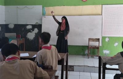 Tak Mau Kalah, Wali Murid pun Jadi Guru Sehari