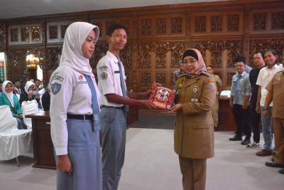 Kuatkan Idiologi Pancasila, Pemkab Batang Luncurkan Buku Aku Cinta Indonesia Versi Komik