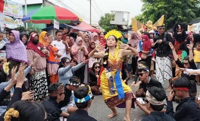 39 Tahun SMPN 5, Pelajar Tampilkan Khazanah Budaya Nusantara