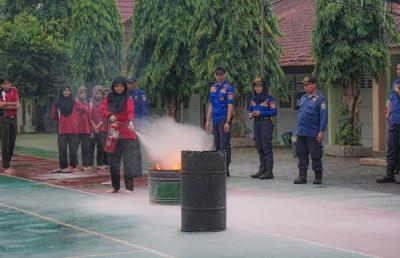 PRAKTIK PENANGANAN KEBAKARAN
