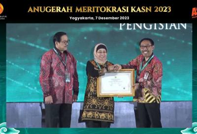 Pj Bupati Batang Raih Dua Penghargaan Bergengsi Meritokrasi KASN 2023