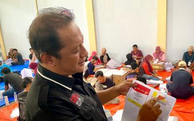 TUNJUKKAN SURAT SUARA RUSAK