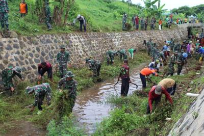 ANTISIPASI BANJIR, SUNGAI SENDANGSARI DINORMALISASI