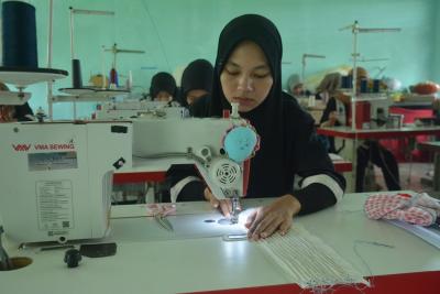 PELATIHAN MENJAHIT SAKU