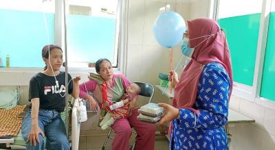 RSUD Batang Berikan Edukasi Gizi dan Bagikan Makanan Tambahan untuk Pasien Anak