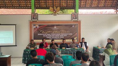 KPU Batang Tinjau Proses Rekapitulasi Perhitungan Suara di Kecamatan