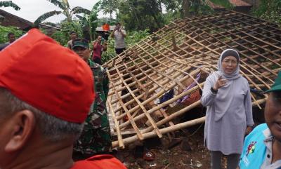 tinjau-rumah-terkena-puting-beliung