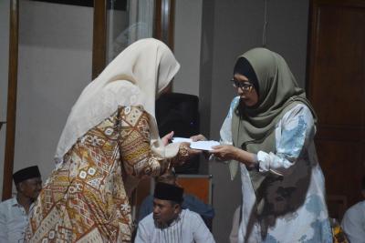 berikan-bantuan-fakir-miskin