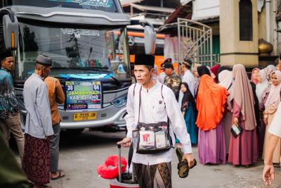 Sempat Overheat, Bus Haji Batang Tiba dengan Selamat