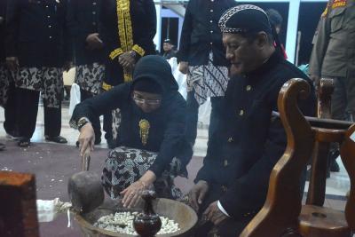 penjamasan-pusaka-tombak-abirawa