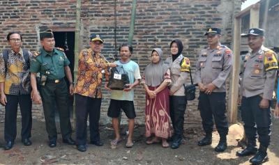 Tim Gabungan Distribusikan Paket Sembako bagi Terdampak Gempa