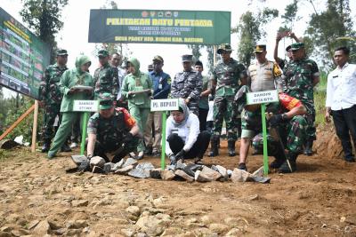 Desa Pacet Rayakan Pembukaan TMMD Ke-121 dengan Pentas Seni dan Budaya