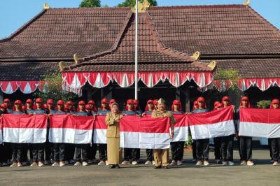 Tinjau Latihan Paskibraka, Pj Bupati Batang Beri Motivasi Dan Semangat