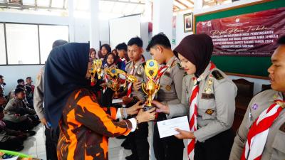 SMK Bintara Batang Beri Penghargaan kepada 11 Siswa-Siswi Berprestasi