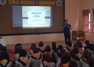 Nakes Bandar 1 Membekali Duta Sehat SMA Negeri 1 Bandar