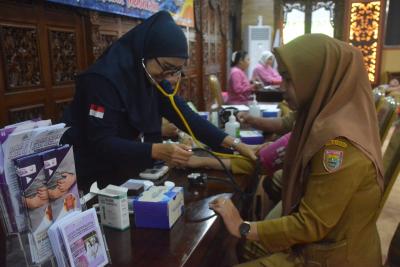 periksa-tekanan-darah