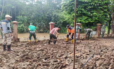 Luapan Sungai Sambong, Sisakan Lumpur Tebal