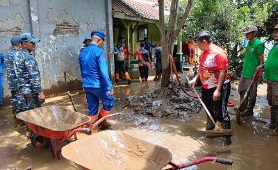 Ruang Kelas SMPN 9 Dibersihkan, Pembelajaran Segera Dioptimalkan