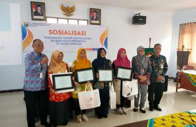 Sukses Berdayakan Kaumnya, Sukoningsih Dinobatkan Perempuan Pembangunan