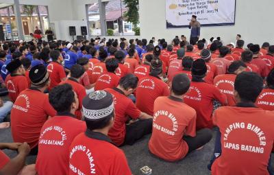 Petugas Lapas Batang Buka Puasa Bersama Warga Binaan