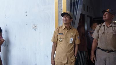 tinjau-korban-angin-puting-beliung