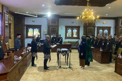 Dilantik Pj Sekda Batang, Sri Purwaningsih Diminta Menangani Efisiensi Anggaran