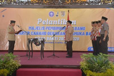 Dikukuhkan Kamabicab, Bupati Batang Upayakan Penguatan Fondasi Kepramukaan