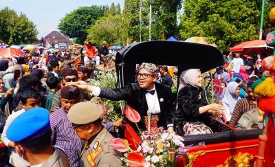 Kirab Budaya, Pemkab Batang Sediakan 18 Gunungan dan Uang Koin Untuk Disawurkan Sebagai Tradisi