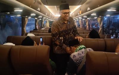 Jemaah Haji Diberangkatkan, Bupati Batang Imbau Jaga Kesehatan