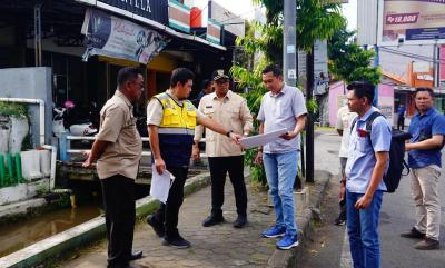 Ingin Tata Kota Bagus, Bupati Batang Bangun Trotoar Sistem Pengaturan Kabel Bawah Tanah