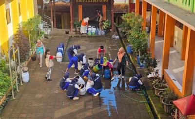 Menuju Adiwiyata, SMPN 1 Limpung Terapkan Peduli Lingkungan