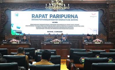 Wakil Bupati Batang Sampaikan Jawaban Terhadap Pandangan Para Fraksi Tentang RPJMD