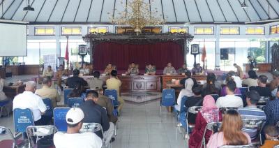 Bupati Batang Tegas Bongkar Kafe Dan Tempat Karaoke di Pantai Sigandu