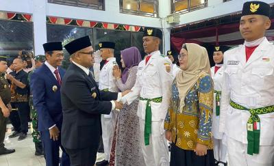 Resmi Dikukuhkan, Paskibraka Batang Garda Muda Penjaga Kehormatan Merah Putih