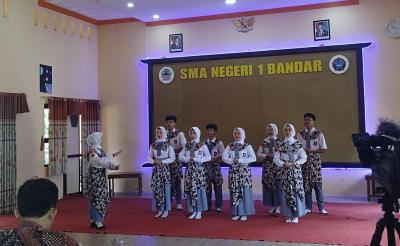 Meriahnya Bulan Bahasa, di SMAN 1 Bandar