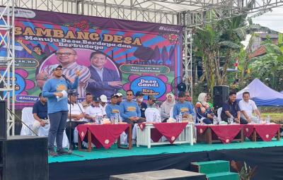 Sambang Desa, Bupati Batang Janji Perjuangkan Peluang Kerja Adil bagi Pemuda Pria Lokal