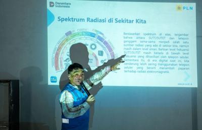 PLN Datangi Warga Batang, Bongkar Mitos Radiasi Tower SUTT