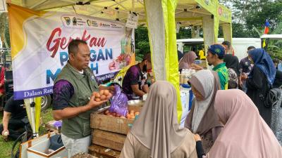 Dispaperta Batang Habiskan Sembako Murah Dalam Program Sambang Desa