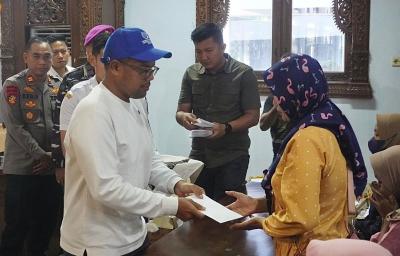 KM Rizki Mina 3 Hilang, Bupati Batang Serahkan Santunan untuk 14 Keluarga ABK